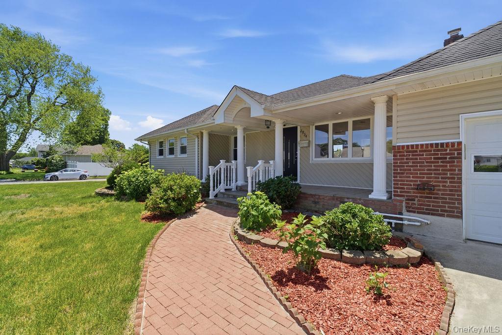 2934 Kinloch Road Wantagh, NY 11793 - Photo 4 of 34