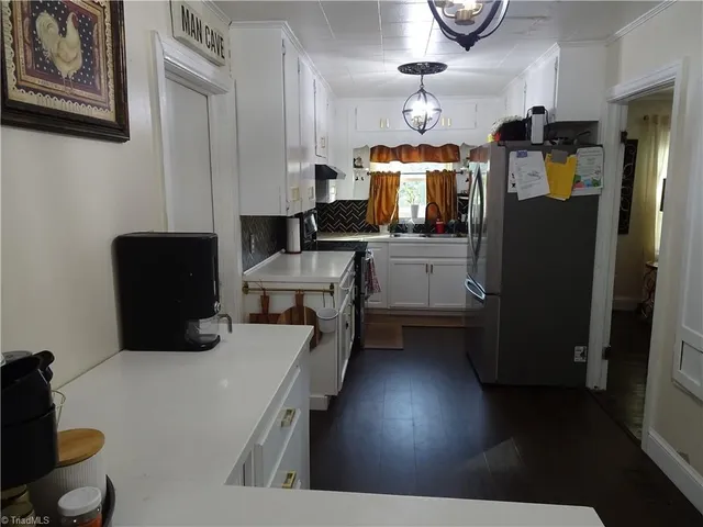 $205,000 | 345 East Starmount Avenue, Liberty, NC 27298