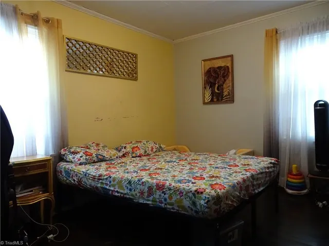 $205,000 | 345 East Starmount Avenue, Liberty, NC 27298