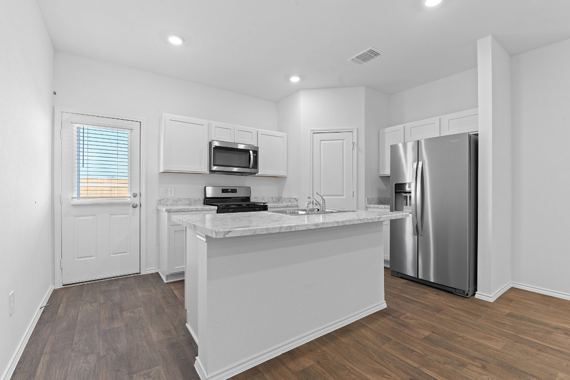 582 Arnold Loop, Unit A Kyle, TX 78640 - Photo 5 of 15