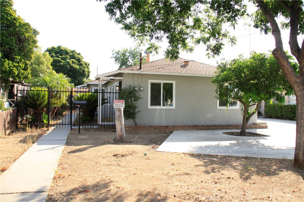 3928 Everest Avenue Riverside, CA 92503 - Photo 2 of 31 a view of a backyard of a house