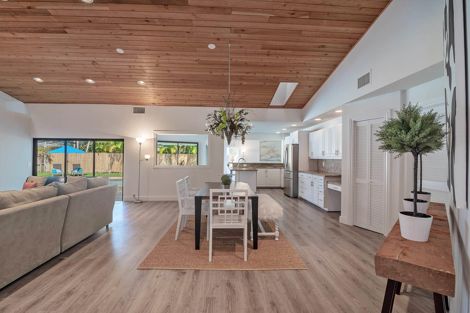 761 Southwest 18th Street Boca Raton, FL 33486 - Photo 3 of 43 C1DDAC2E-0E77-49C9-8214-D0FF4017BF24
