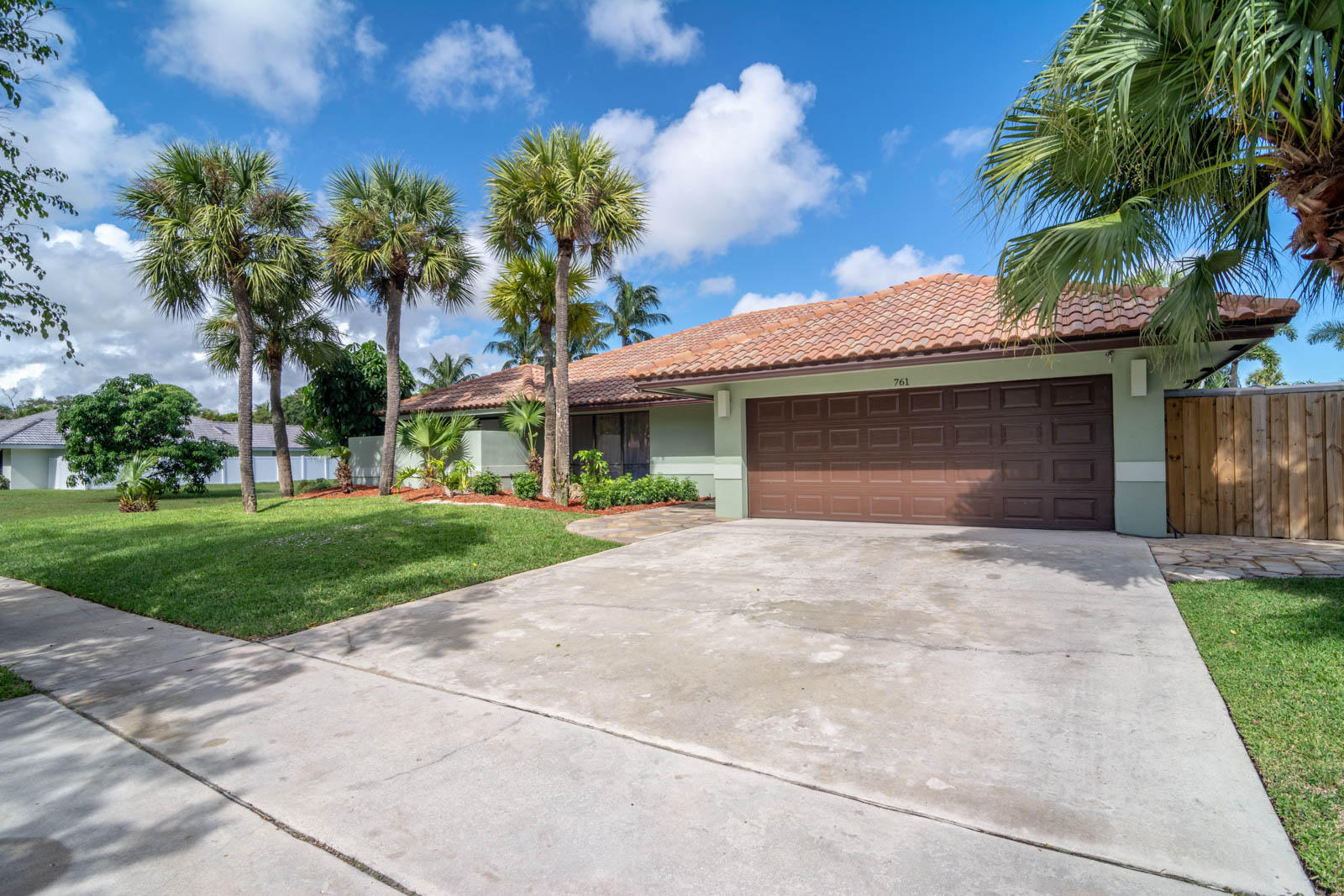 761 Southwest 18th Street Boca Raton, FL 33486 - Photo 39 of 43 5871237A-0309-47BE-83D2-209C7C695726