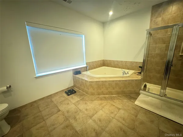 $12,600 | 221 Rivendell Court, Melville, NY 11747