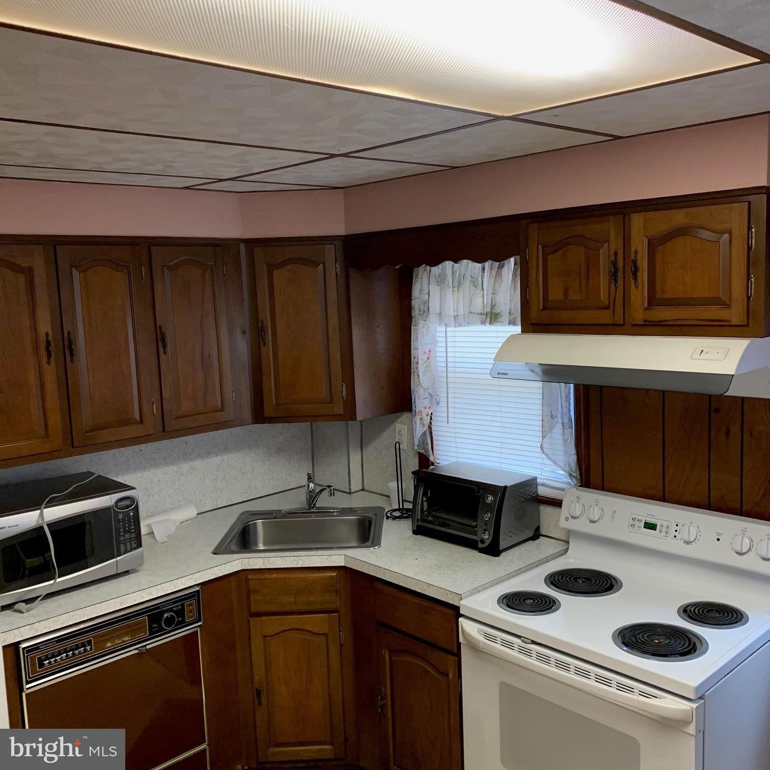 1453 Lawrence Road Havertown, PA 19083 - Photo 9 of 22