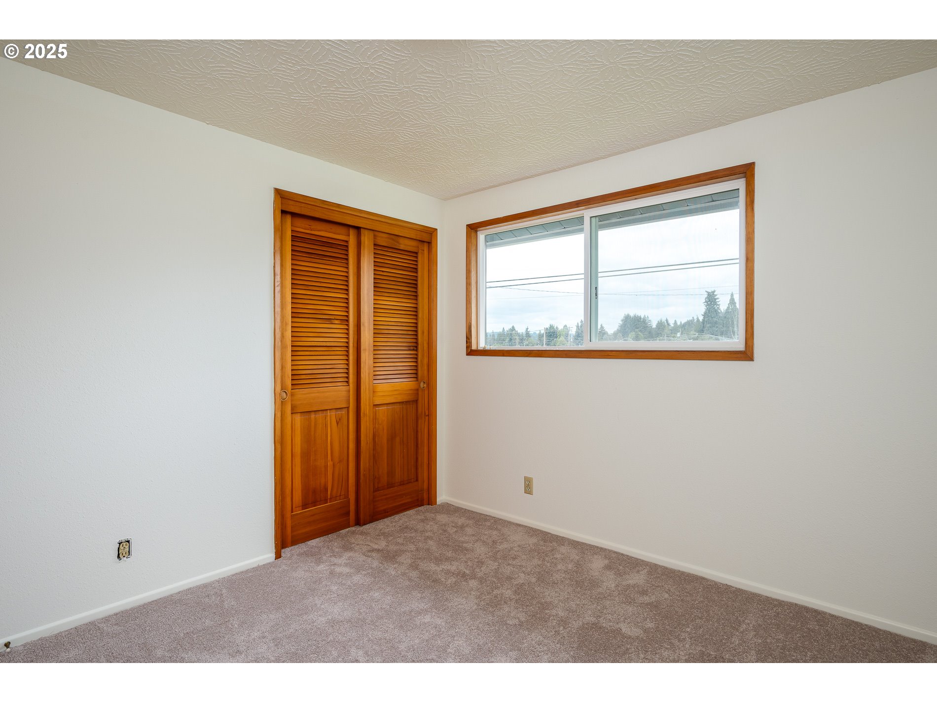 7835 Southeast Roots Road Milwaukie, OR 97267 - Photo 18 of 30 Bedroom