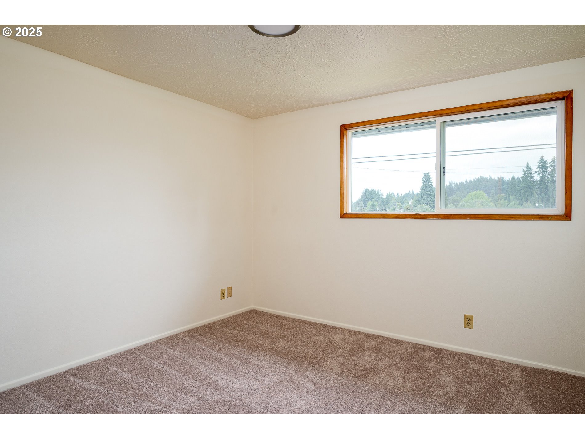 7835 Southeast Roots Road Milwaukie, OR 97267 - Photo 22 of 30 Bedroom