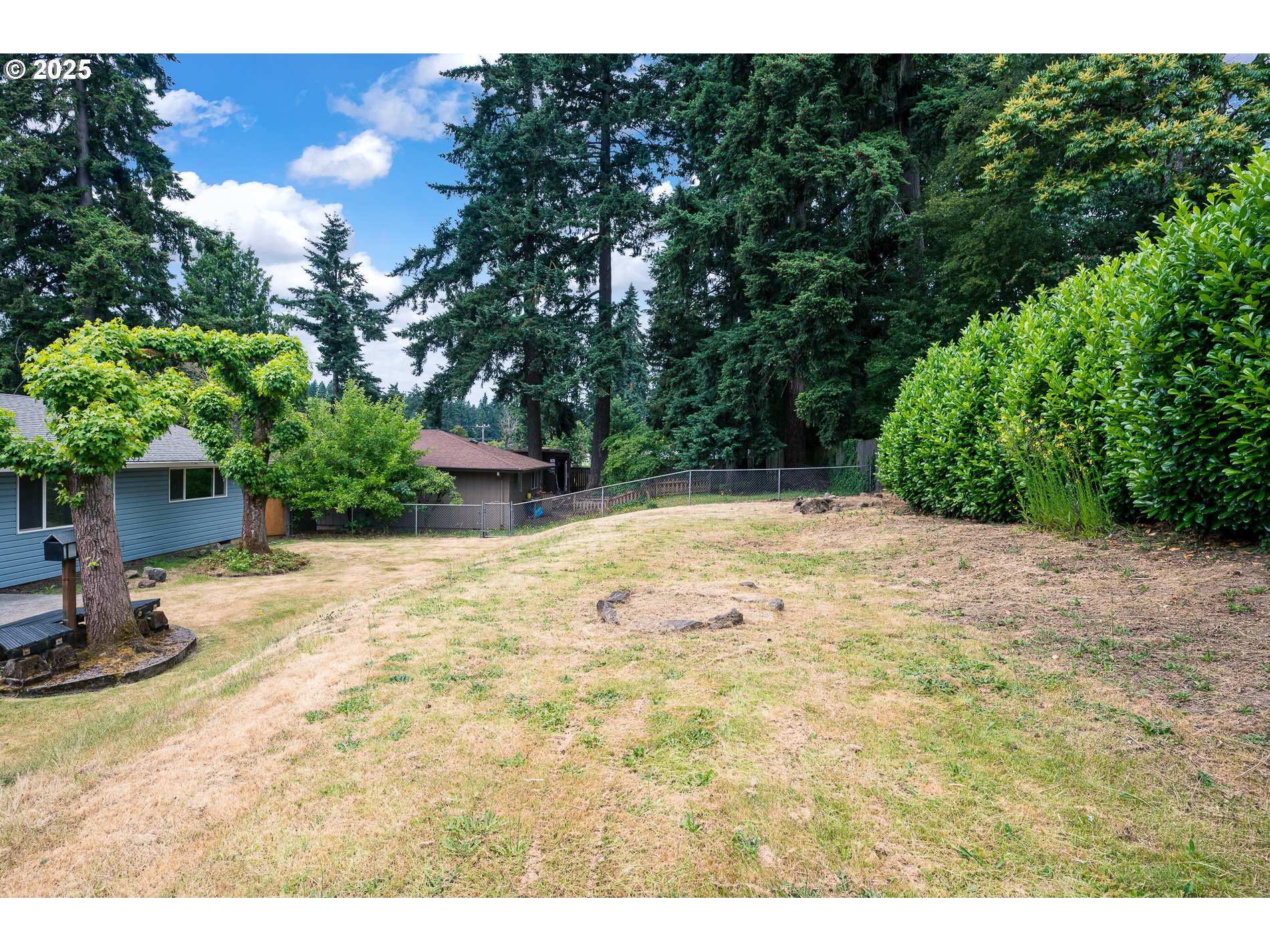 7835 Southeast Roots Road Milwaukie, OR 97267 - Photo 26 of 30 Backyard