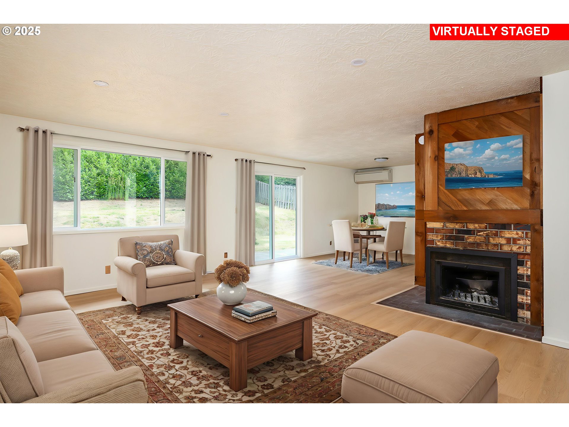 Living Room/Dining Room