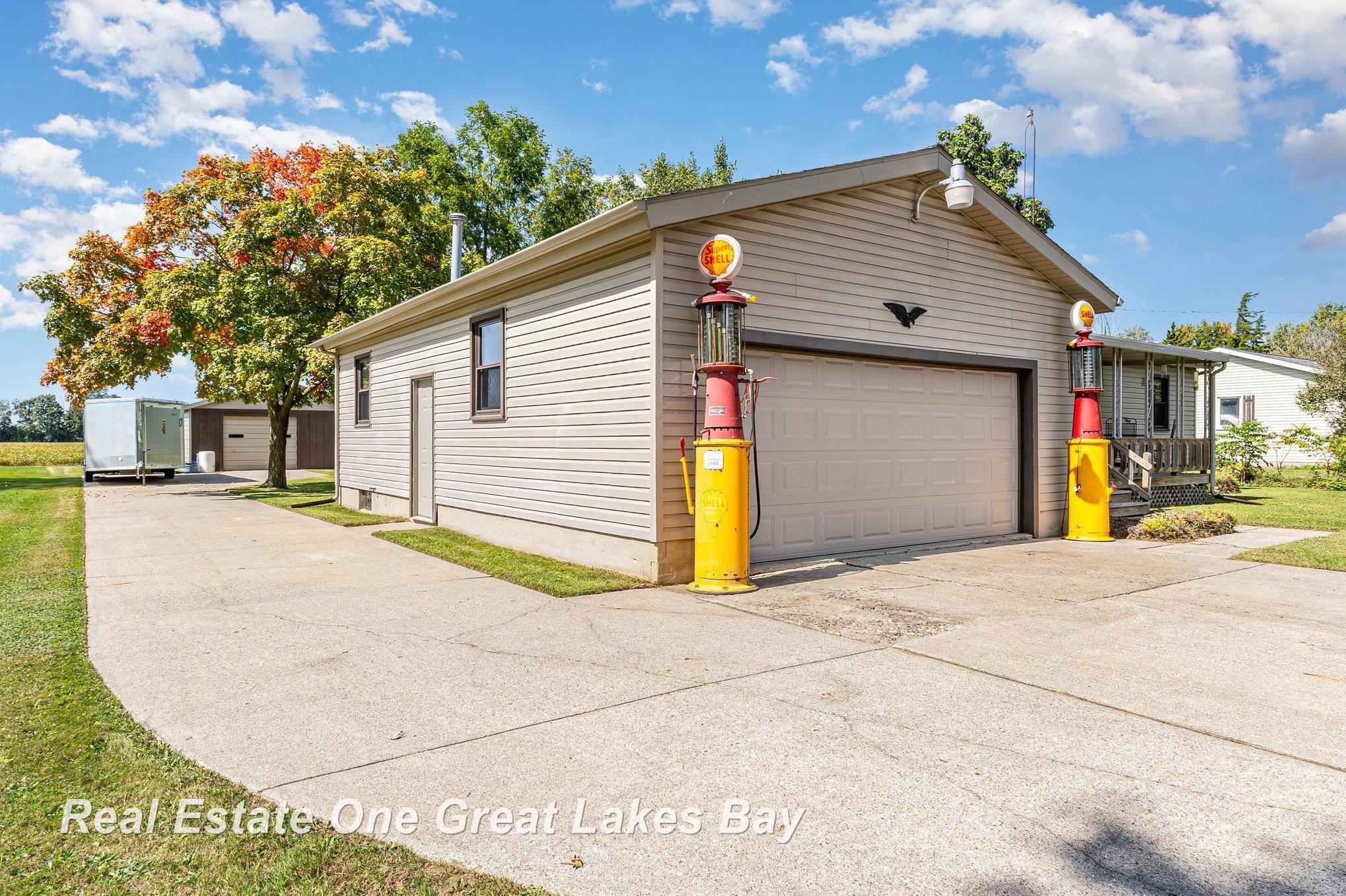 12586 Gera Road Birch Run, MI 48415 - Photo 2 of 32