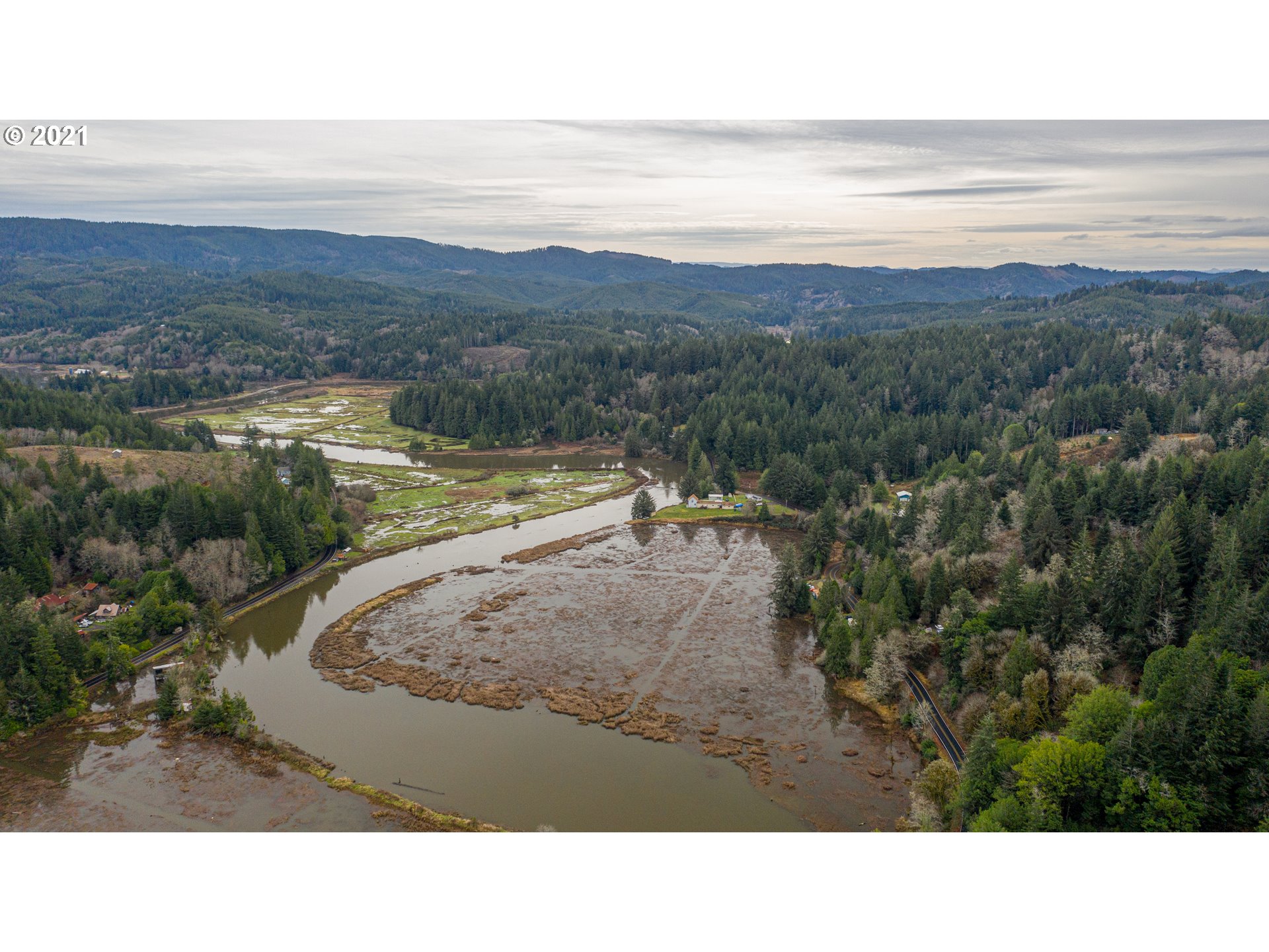 61383 Old Wagon Road Coos Bay, OR 97420 - Photo 4 of 23 Gallery Image 4