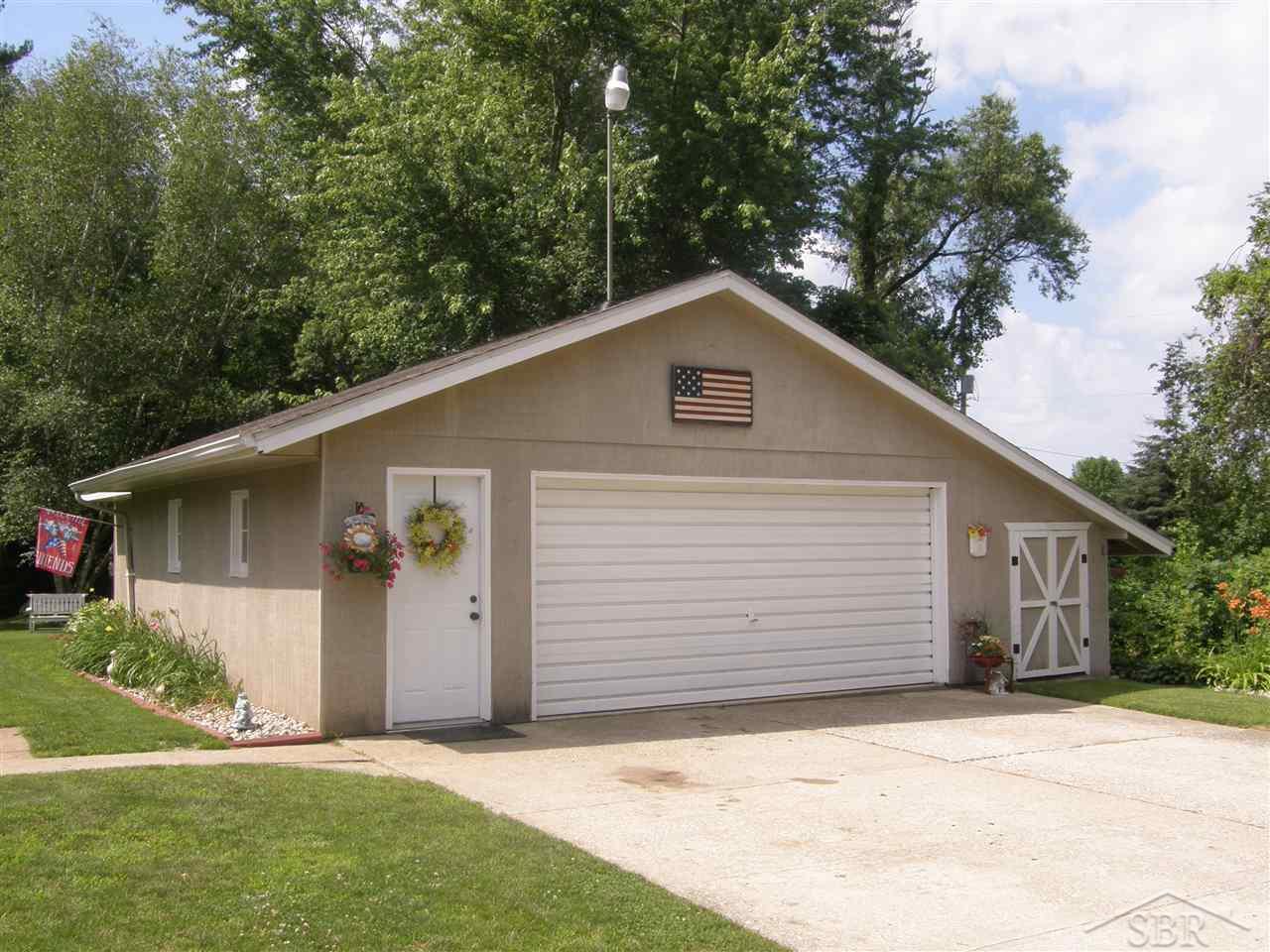 3530 Busch Road Birch Run, MI 48415 - Photo 5 of 28 31387314-4.JPG