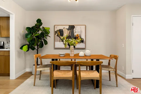 $759,500 | 4542 Willis Avenue, Unit 206, Sherman Oaks, CA 91403