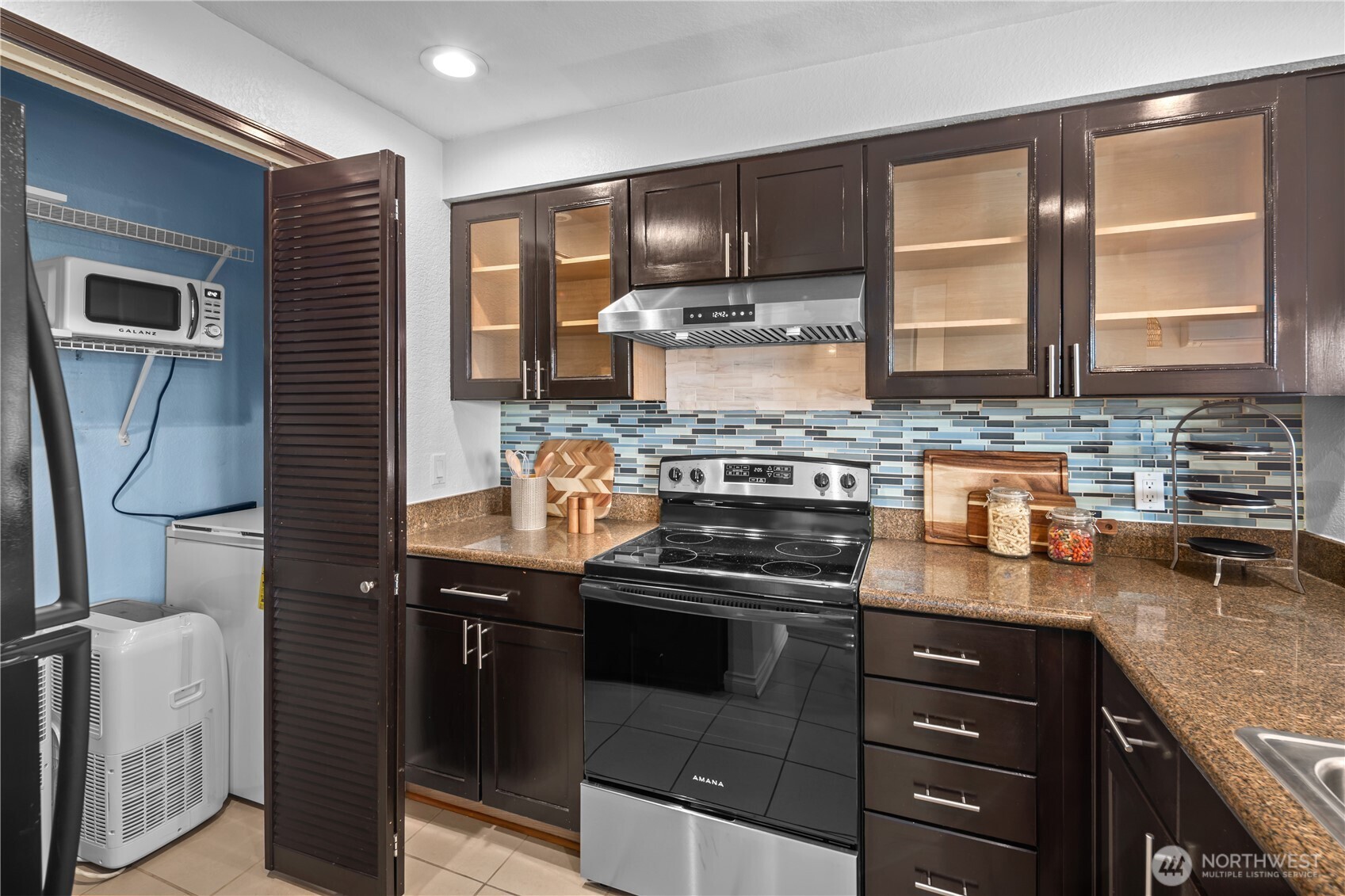 1311 12th Avenue South, Unit F401 Seattle, WA 98144 - Photo 18 of 40