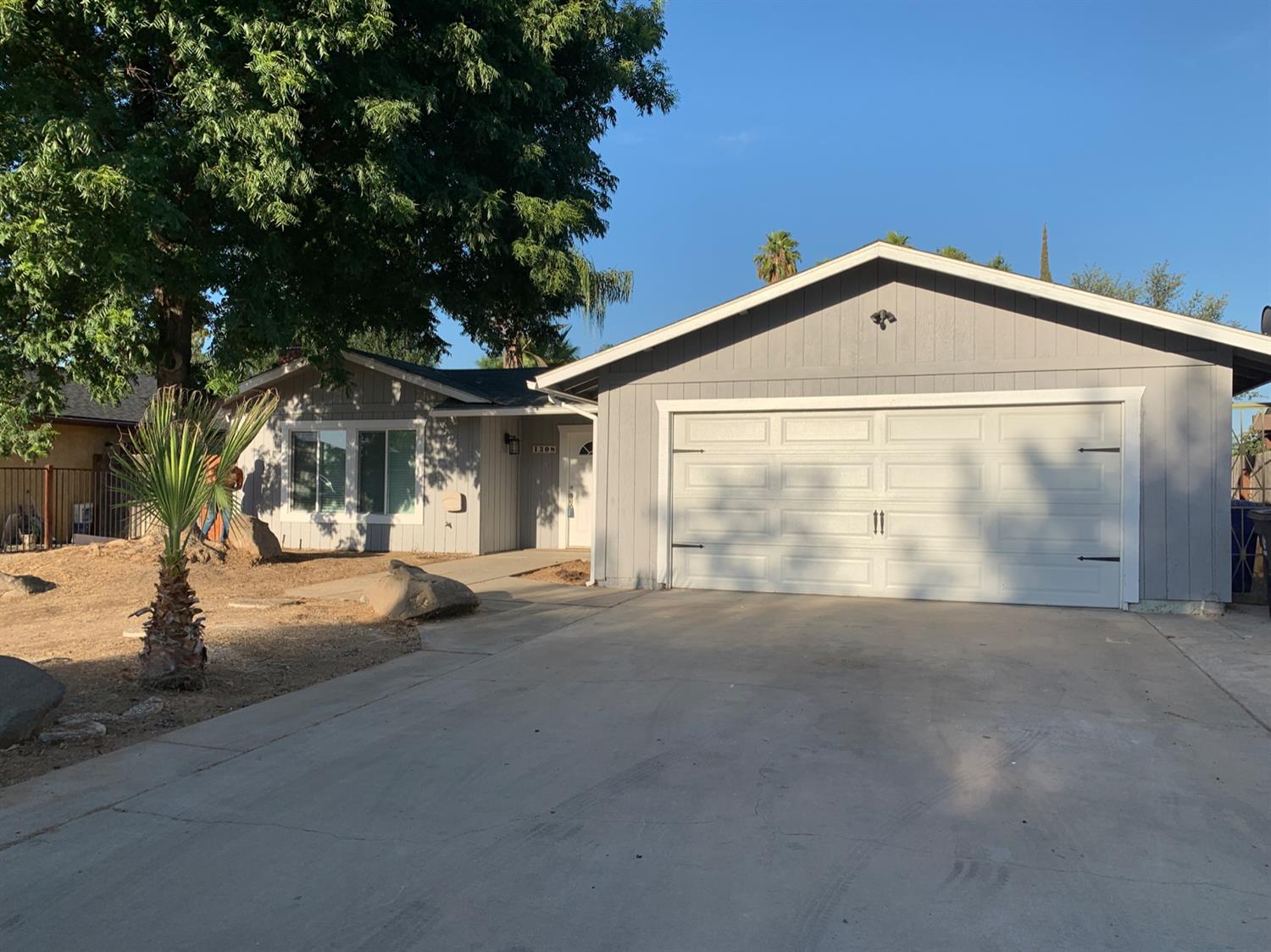 1398 North Steven Avenue Reedley, CA 93654 - Photo 4 of 19 Gallery Image 4