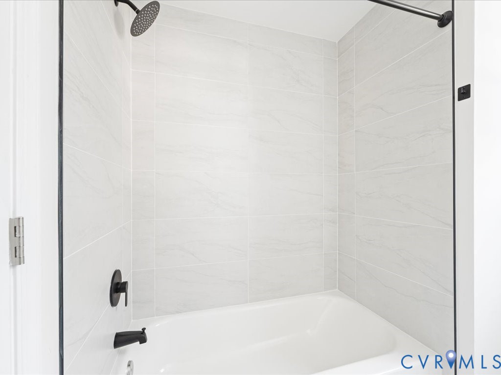 807 Hamilton Avenue Colonial Heights, VA 23834 - Photo 28 of 39 a bathroom with a shower