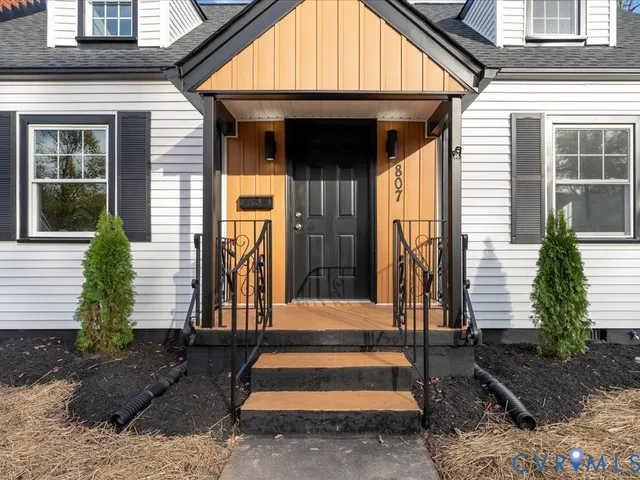 $369,000 | 807 Hamilton Avenue, Colonial Heights, VA 23834