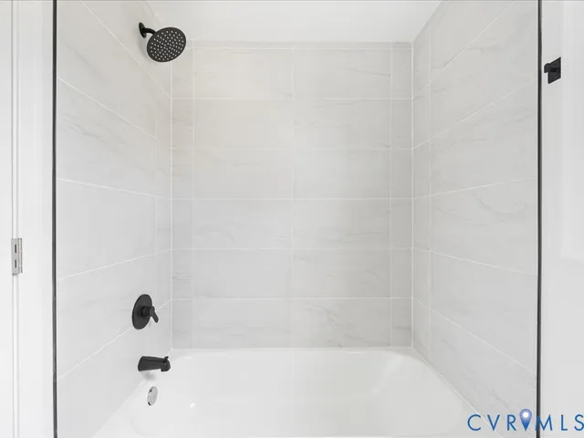 $369,000 | 807 Hamilton Avenue, Colonial Heights, VA 23834