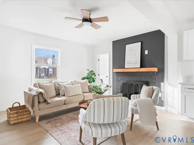 $369,000 | 807 Hamilton Avenue, Colonial Heights, VA 23834