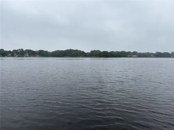 $1,100,000 | 351 County Road, Barrington, RI 02806