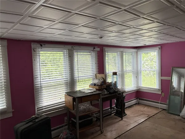 $1,100,000 | 351 County Road, Barrington, RI 02806