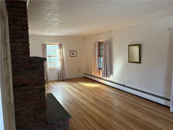 $1,100,000 | 351 County Road, Barrington, RI 02806