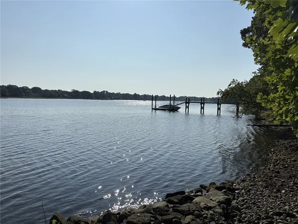 $1,100,000 | 351 County Road, Barrington, RI 02806
