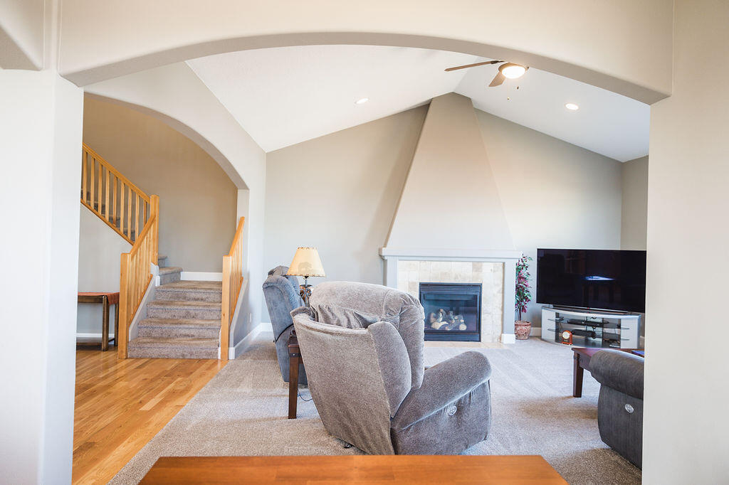 20733 Kilbourne Loop Bend, OR 97701 - Photo 10 of 29 20220324_kya-photography-Bend-Oregon_000