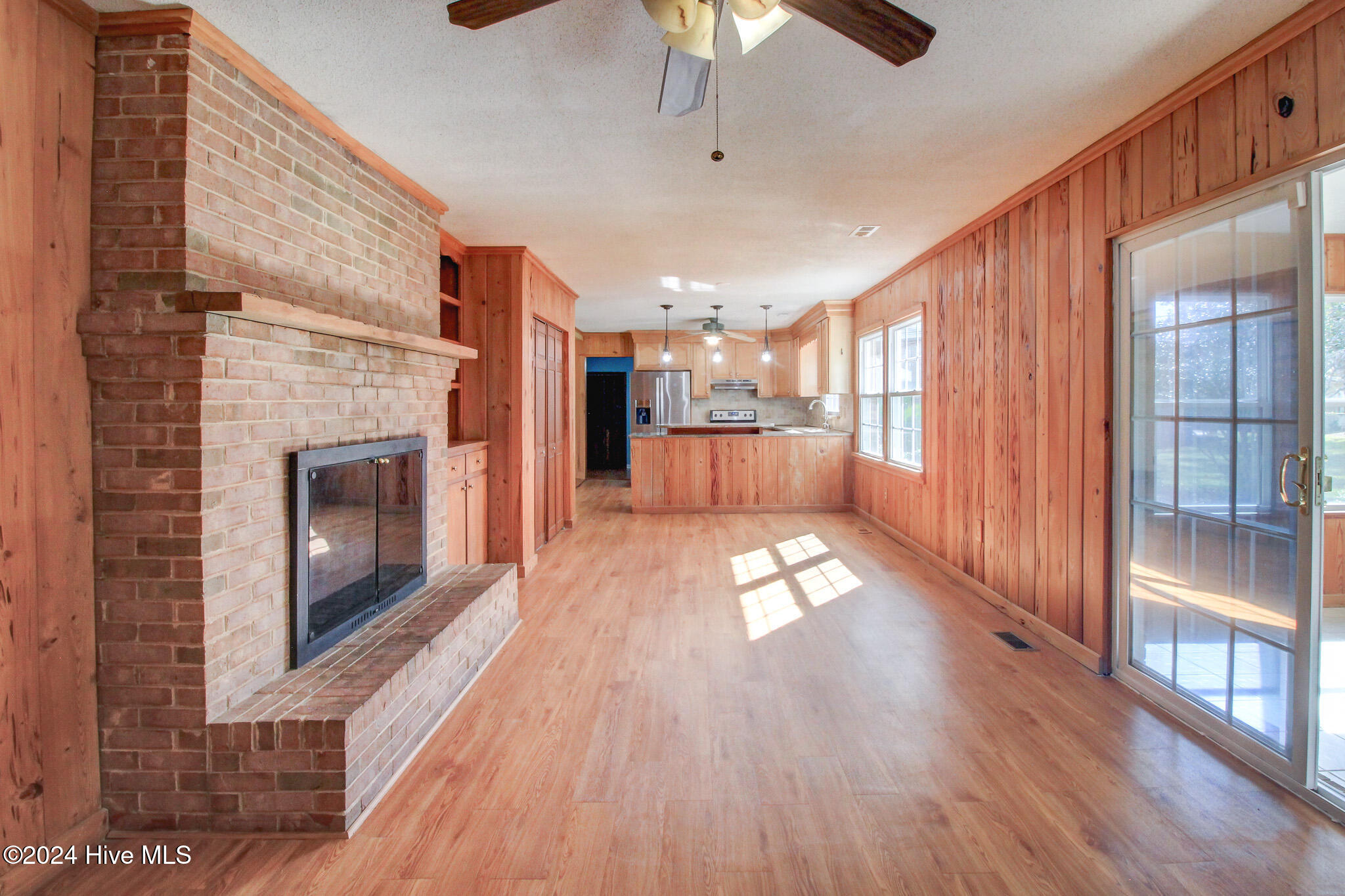705 Robin Road Morehead City, NC 28557 - Photo 19 of 51 Family room