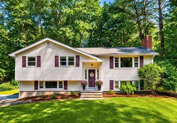 $615,000 | 15 Carriage Drive, Chelmsford, MA 01824