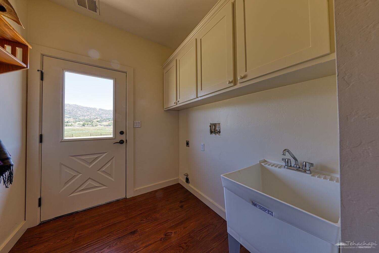 28001 Cumberland Road Tehachapi, CA 93561 - Photo 31 of 52 Gallery Image 31