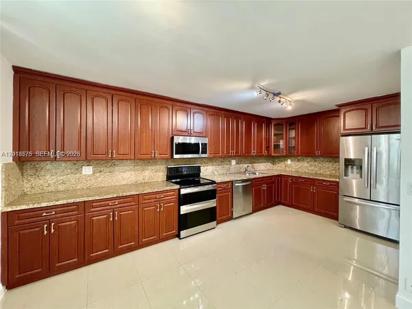 $3,000 | 20441 Northeast 30th Avenue, Unit 1229, Aventura, FL 33180