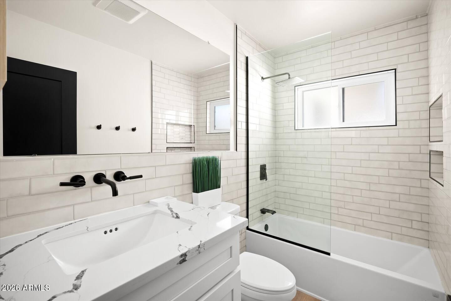 7508 North 13th Avenue Phoenix, AZ 85021 - Photo 28 of 38 Bathroom 3