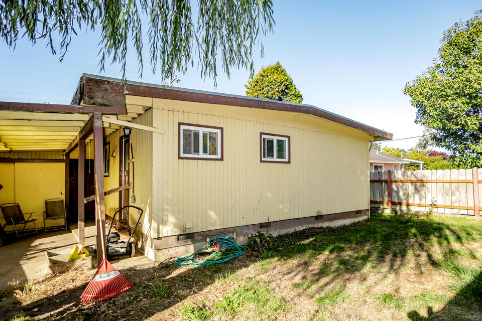 506 4th Avenue Rio Dell, CA 95562 - Photo 23 of 25