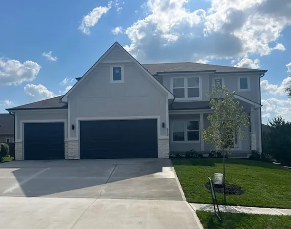 $575,000 | 820 Southeast Partridge Lane, Blue Springs, MO 64014