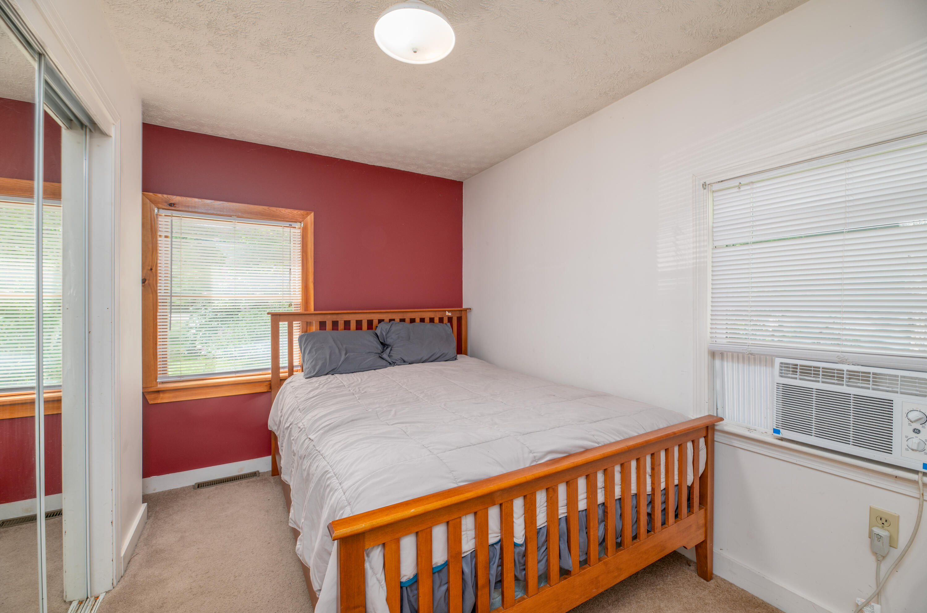79 Williamson Road Manchester, ME 04351 - Photo 36 of 45 Interior16