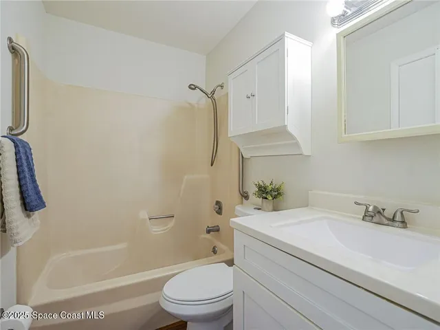 $1,250 | 25 Pine Arbor Lane, Unit 104, Vero Beach, FL 32962