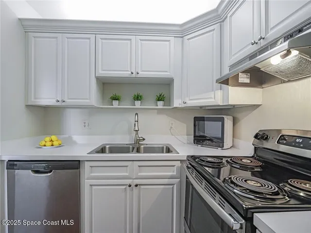 $1,250 | 25 Pine Arbor Lane, Unit 104, Vero Beach, FL 32962