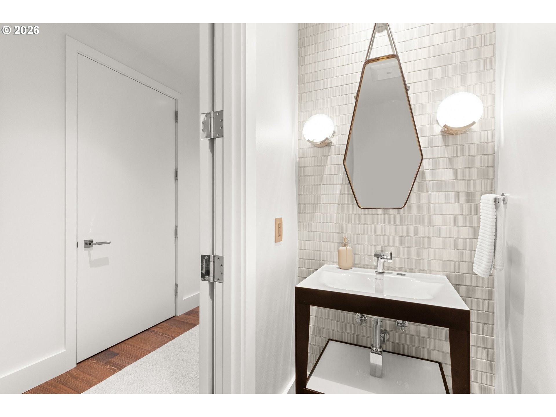 550 Southwest 10th Avenue, Unit 3010 Portland, OR 97205 - Photo 14 of 48