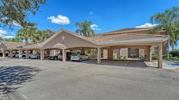 $237,900 | 811 Fairwaycove Lane, Unit 107, Bradenton, FL 34212