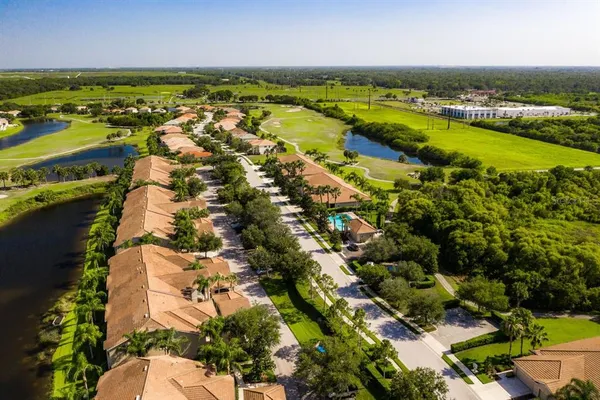 $237,900 | 811 Fairwaycove Lane, Unit 107, Bradenton, FL 34212