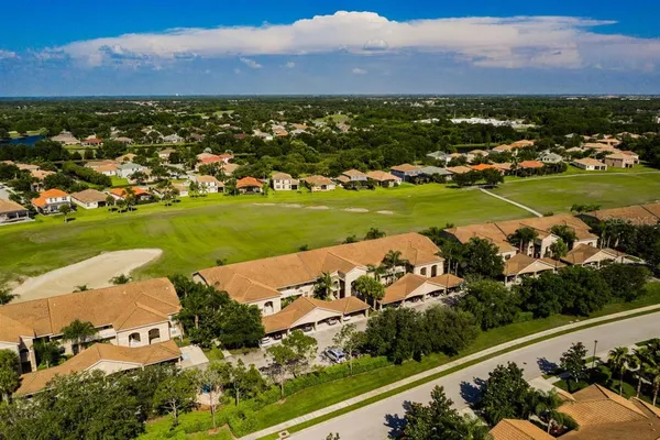 $237,900 | 811 Fairwaycove Lane, Unit 107, Bradenton, FL 34212