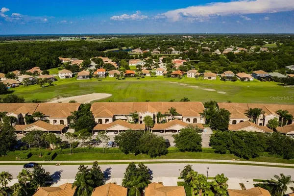 $237,900 | 811 Fairwaycove Lane, Unit 107, Bradenton, FL 34212