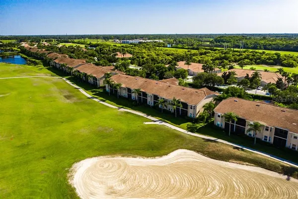 $237,900 | 811 Fairwaycove Lane, Unit 107, Bradenton, FL 34212