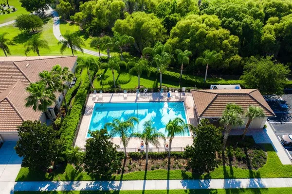 $237,900 | 811 Fairwaycove Lane, Unit 107, Bradenton, FL 34212