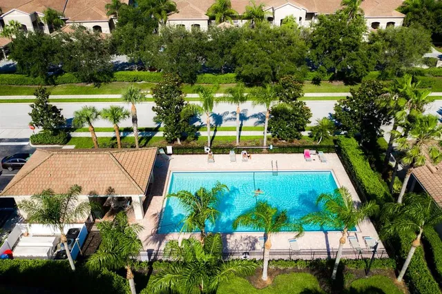 $248,900 | 811 Fairwaycove Lane, Unit 107, Bradenton, FL 34212