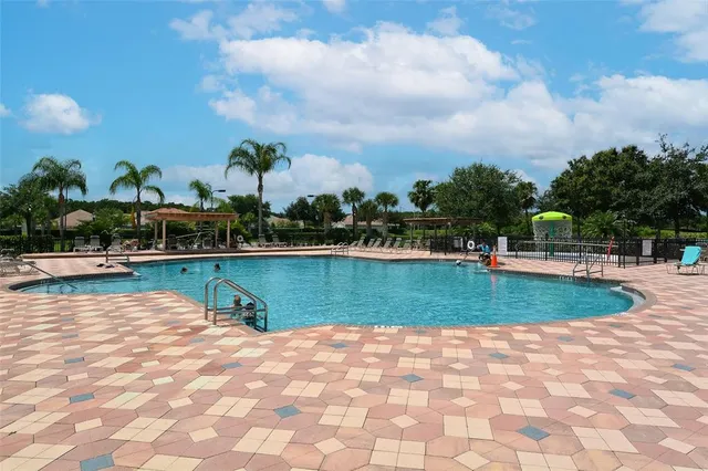 $248,900 | 811 Fairwaycove Lane, Unit 107, Bradenton, FL 34212