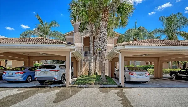 $237,900 | 811 Fairwaycove Lane, Unit 107, Bradenton, FL 34212