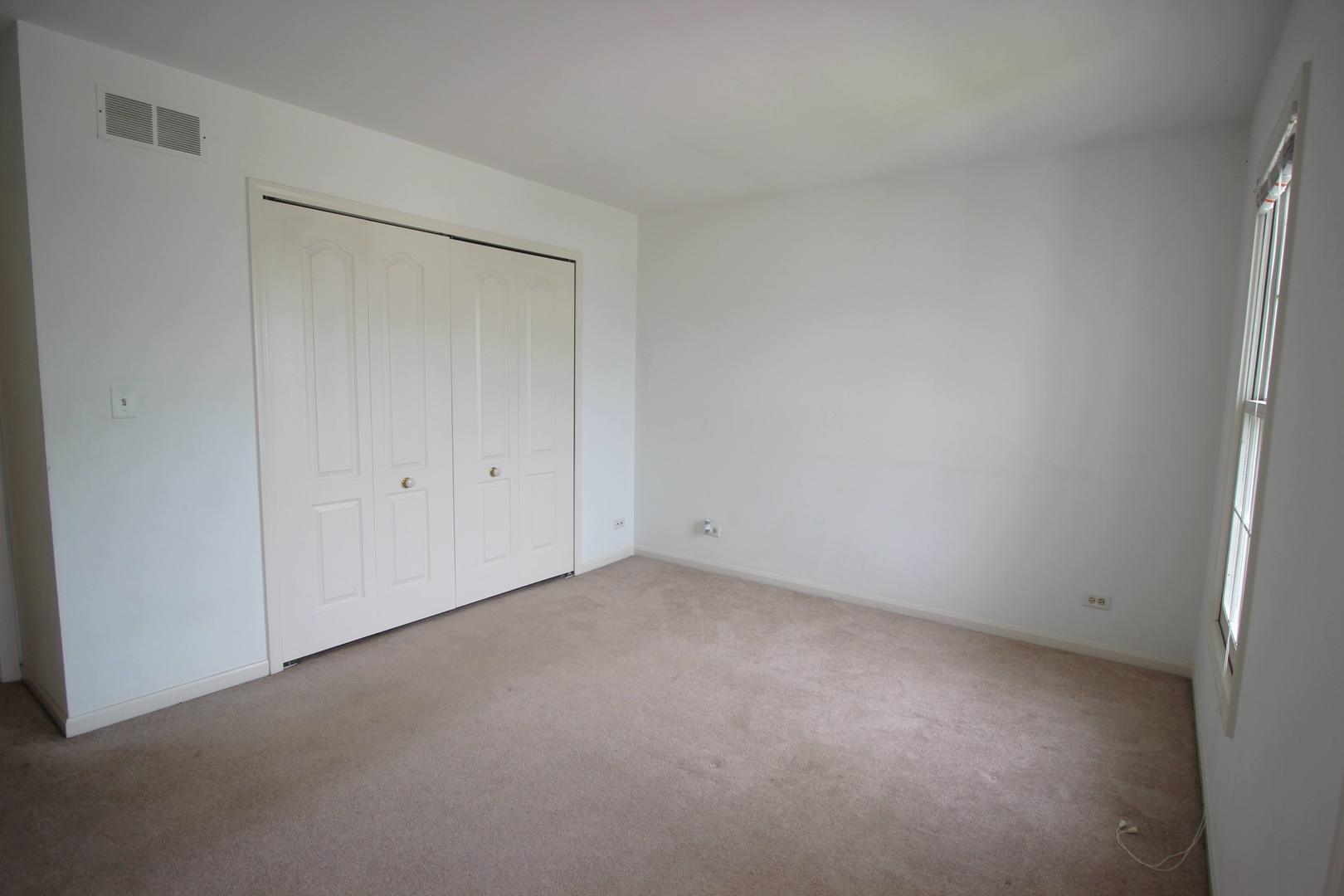 965 Harmon Boulevard Hoffman Estates, IL 60169 - Photo 11 of 15