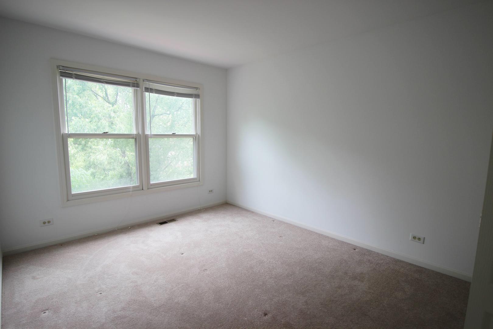 965 Harmon Boulevard Hoffman Estates, IL 60169 - Photo 12 of 15